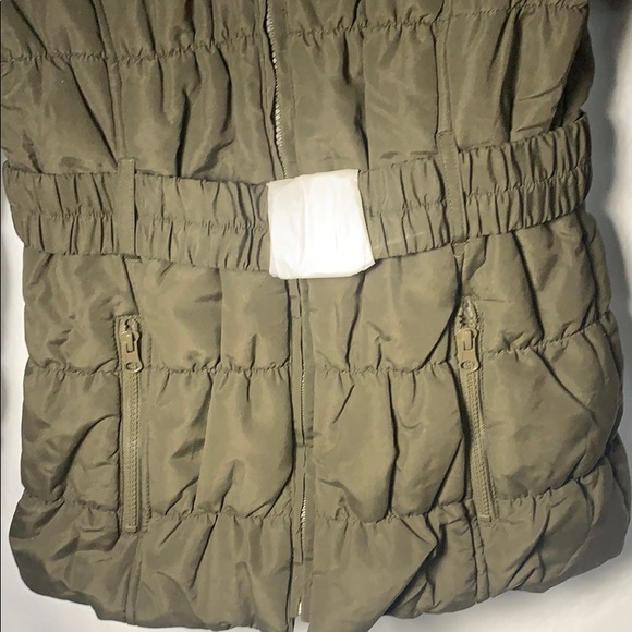 New! Olive puffer Jacket! (F0070) - Picture 3 of 7